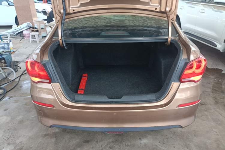 Used Chevrolet Cavalier 2018 320 Automatic Xinyue Edition Trunk