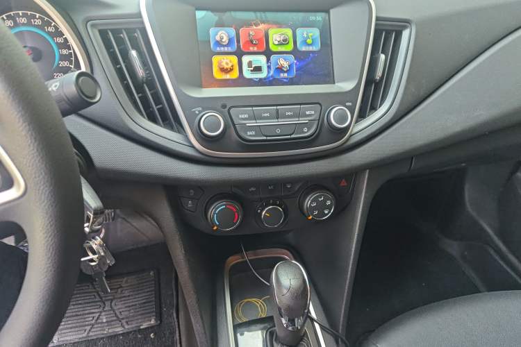 Used Chevrolet Cavalier 2018 320 Automatic Xinyue Edition Audio And AC Panel