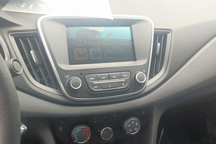 Used Chevrolet Cavalier 2018 320 Automatic Xinyue Edition Audio And AC Panel