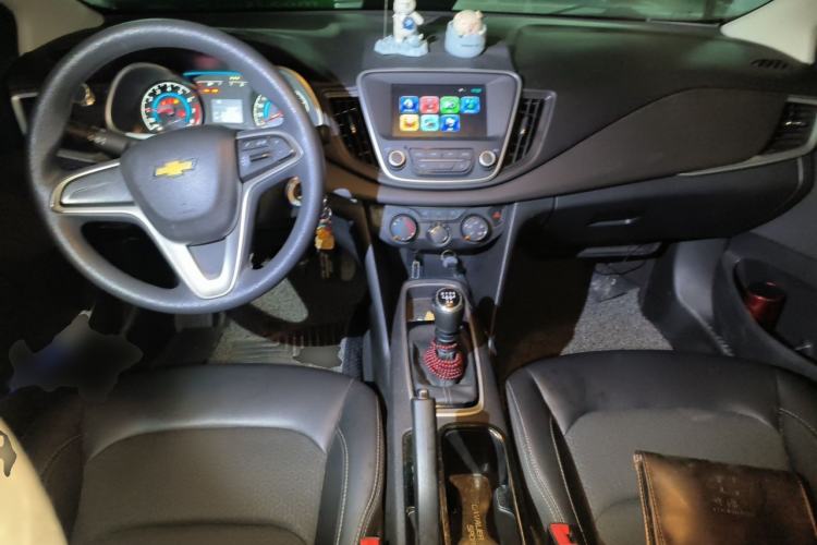 Used Chevrolet Cavalier 2018 320 Manual Xinyue Edition Center Console