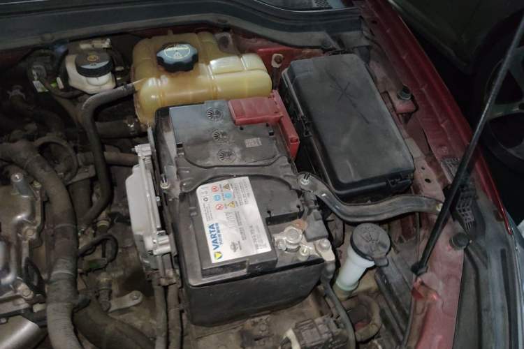 Used Chevrolet Cavalier 2018 320 Automatic Xinyue Edition Engine Bay Left