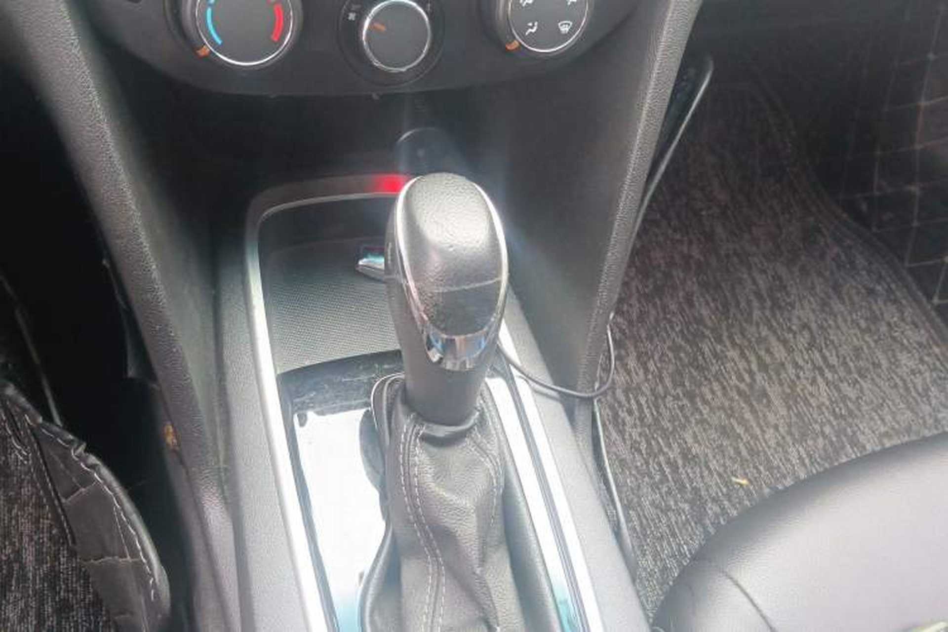 Used Chevrolet Cavalier 2018 320 Automatic Xinyue Edition Gear Lever