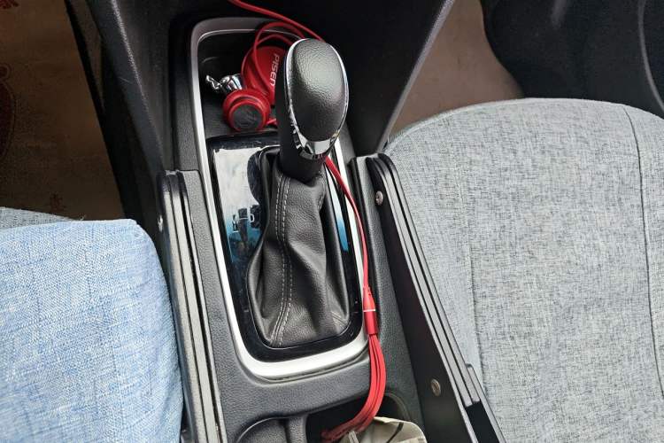 Used Chevrolet Cavalier 2018 320 Automatic Enjoyment Sunroof Edition Gear Lever
