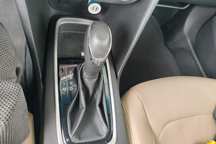 Used Chevrolet Cavalier 2018 320 Automatic Enjoyment Sunroof Edition Gear Lever