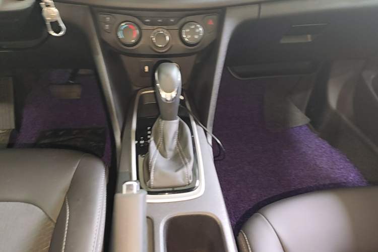 Used Chevrolet Cavalier 2018 320 Automatic Xinyue Edition Gear Lever