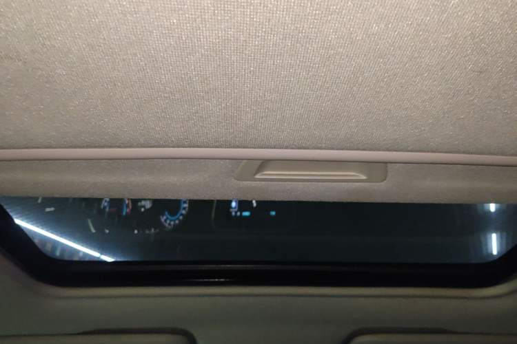 Used Chevrolet Cavalier 2018 320 Automatic Xinyue Edition Headliner