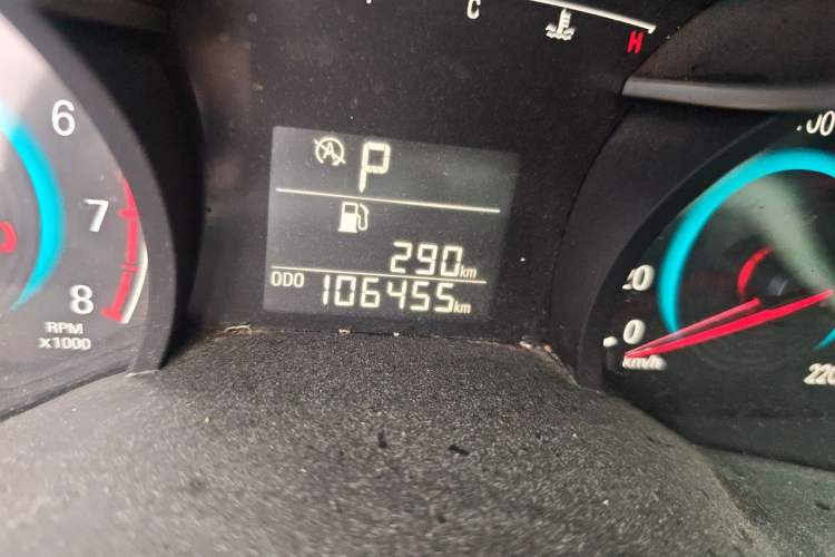 Used Chevrolet Cavalier 2018 320 Automatic Enjoyment Sunroof Edition Odometer Close Up