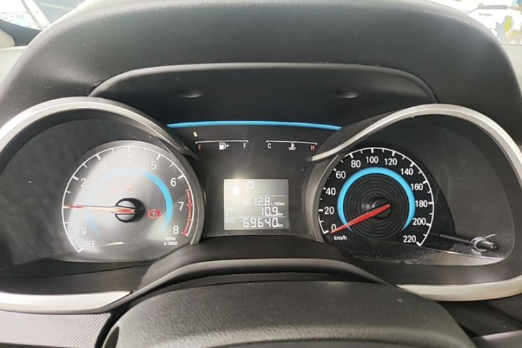 Used Chevrolet Cavalier 2018 320 Automatic Enjoyment Sunroof Edition Odometer Close Up