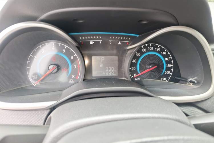 Used Chevrolet Cavalier 2018 320 Automatic Enjoyment Sunroof Edition Odometer Close Up