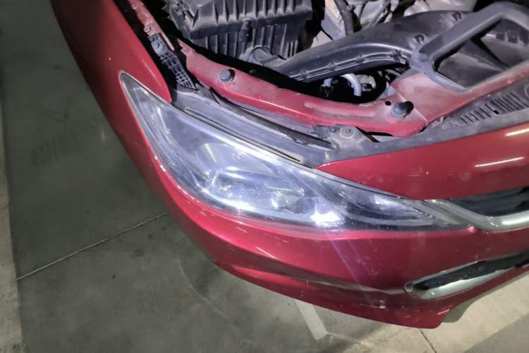 Used Chevrolet Cavalier 2018 320 Manual Xinyue Edition Right Front Headlight