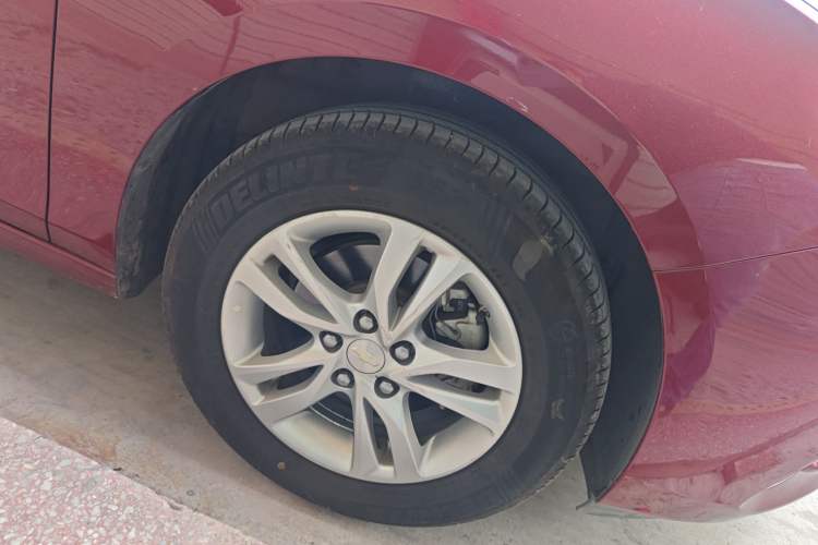 Used Chevrolet Cavalier 2018 320 Automatic Xinyue Edition Right Front Wheel Hub