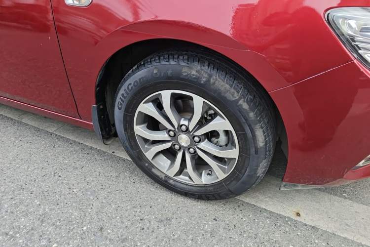 Used Chevrolet Cavalier 2018 320 Automatic Enjoyment Sunroof Edition Right Front Wheel Hub