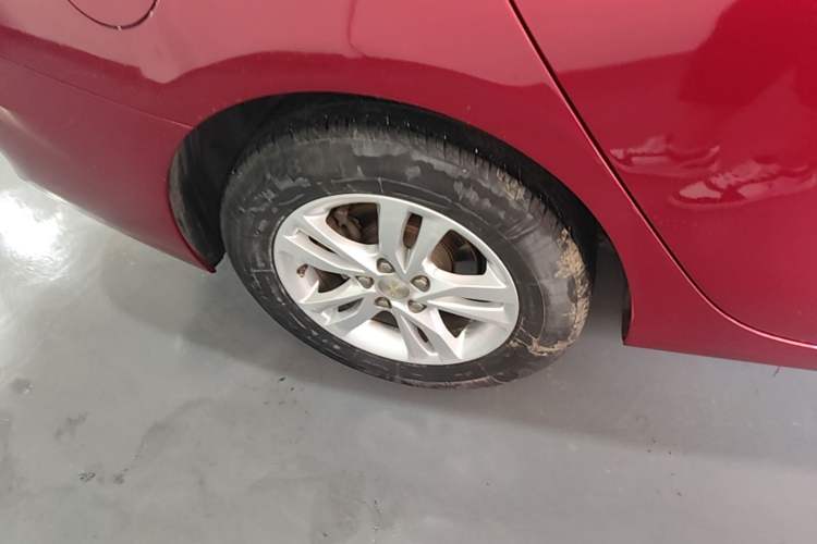 Used Chevrolet Cavalier 2018 320 Automatic Xinyue Edition Right Rear Wheel Hub