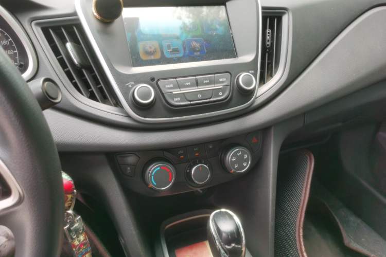 Used Chevrolet Cavalier 2018 320 Automatic Xinyue Edition Audio And AC Panel