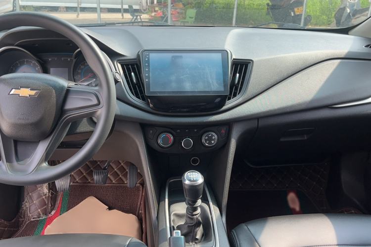 Used Chevrolet Cavalier 2018 320 Manual Enjoyment Edition Audio And AC Panel