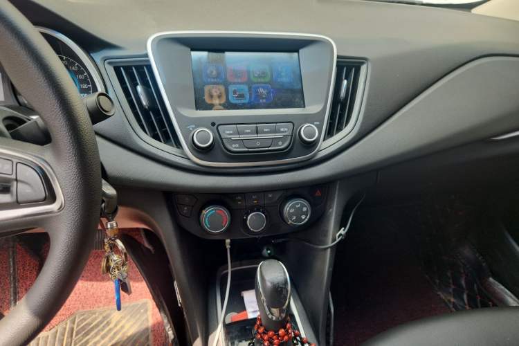 Used Chevrolet Cavalier 2018 320 Automatic Xinyue Edition Audio And AC Panel