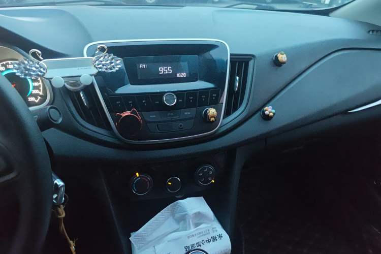 Used Chevrolet Cavalier 2018 320 Manual Enjoyment Edition Audio And AC Panel