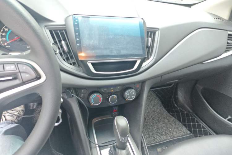 Used Chevrolet Cavalier 2018 320 Automatic Xinyue Edition Audio And AC Panel