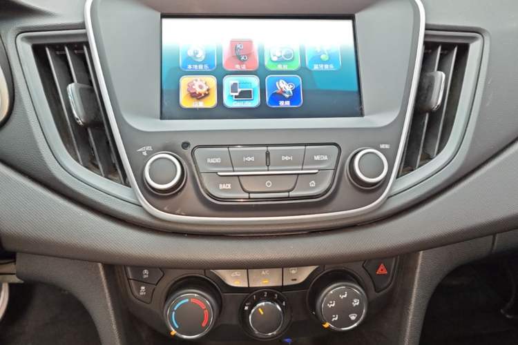Used Chevrolet Cavalier 2018 320 Automatic Xinyue Edition Audio And AC Panel