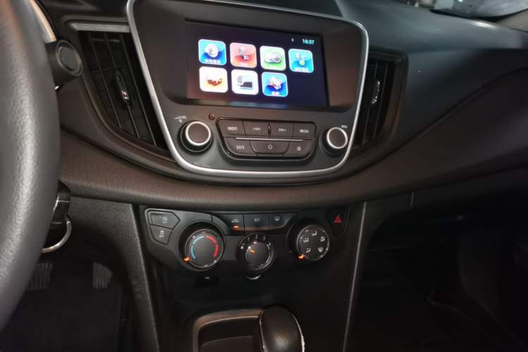 Used Chevrolet Cavalier 2018 320 Automatic Xinyue Edition Audio And AC Panel