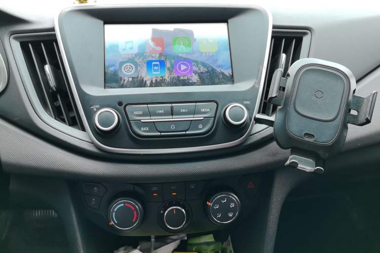Used Chevrolet Cavalier 2018 320 Automatic Xinyue Edition Audio And AC Panel
