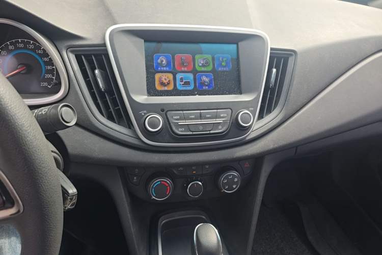 Used Chevrolet Cavalier 2018 320 Automatic Xinyue Edition Audio And AC Panel
