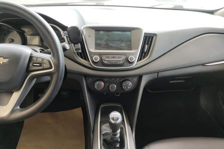 Used Chevrolet Cavalier 2018 320 Manual Xinyue Edition Audio And AC Panel