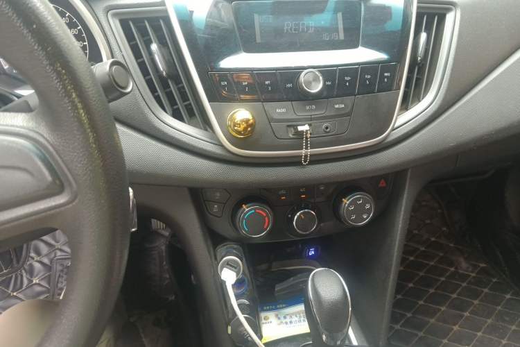 Used Chevrolet Cavalier 2018 320 Automatic Enjoyment Sunroof Edition Audio And AC Panel