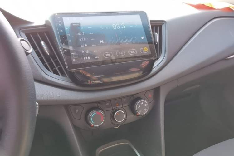 Used Chevrolet Cavalier 2018 320 Manual Enjoyment Edition Audio And AC Panel