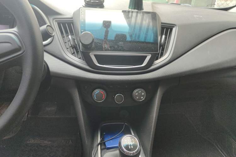 Used Chevrolet Cavalier 2018 320 Manual Enjoyment Edition Audio And AC Panel