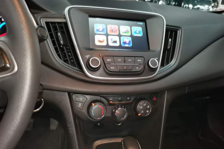 Used Chevrolet Cavalier 2018 320 Automatic Xinyue Edition Audio And AC Panel
