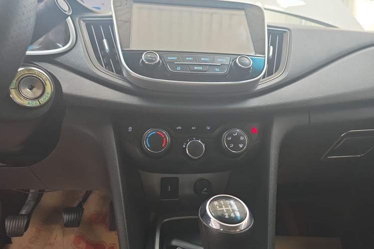 Used Chevrolet Cavalier 2018 320 Manual Enjoyment Edition Audio And AC Panel