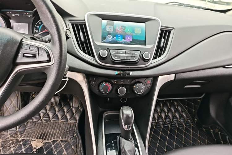 Used Chevrolet Cavalier 2018 320 Automatic Xinyue Edition Audio And AC Panel