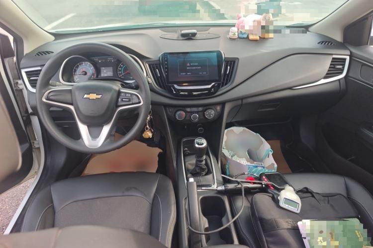 Used Chevrolet Cavalier 2018 320 Manual Xinyue Edition Center Console