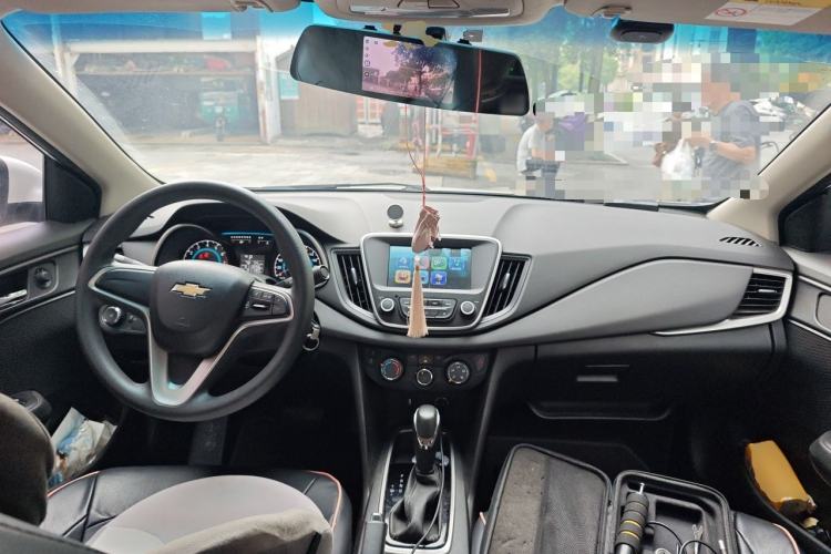 Used Chevrolet Cavalier 2018 320 Automatic Xinyue Edition Center Console
