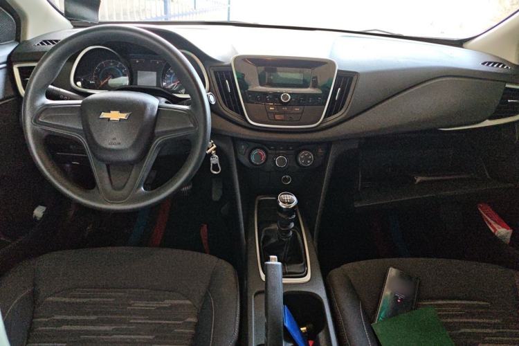Used Chevrolet Cavalier 2018 320 Manual Enjoyment Edition Center Console