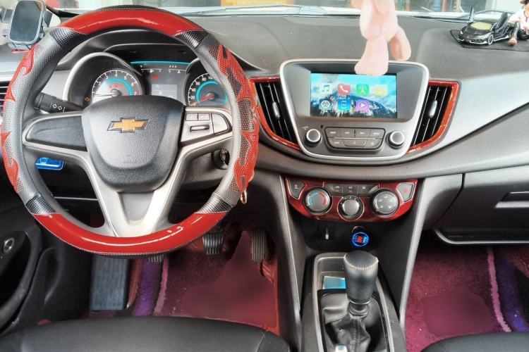 Used Chevrolet Cavalier 2018 320 Manual Xinyue Edition Center Console