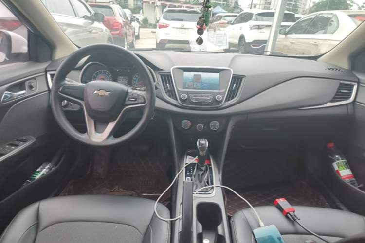 Used Chevrolet Cavalier 2018 320 Automatic Xinyue Edition Center Console