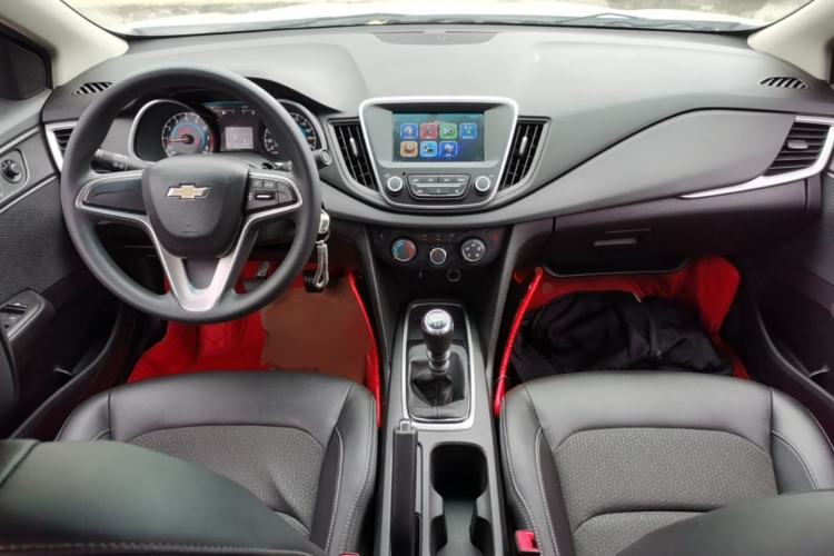 Used Chevrolet Cavalier 2018 320 Manual Xinyue Edition Center Console