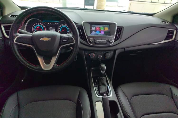 Used Chevrolet Cavalier 2018 320 Automatic Xinyue Edition Center Console