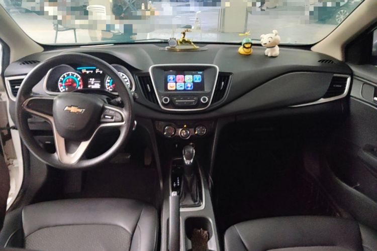 Used Chevrolet Cavalier 2018 320 Automatic Xinyue Edition Center Console