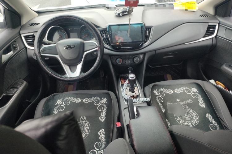 Used Chevrolet Cavalier 2018 320 Manual Enjoyment Edition Center Console