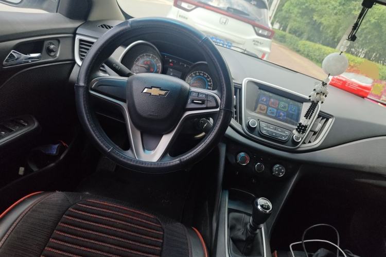Used Chevrolet Cavalier 2018 320 Manual Xinyue Edition Center Console