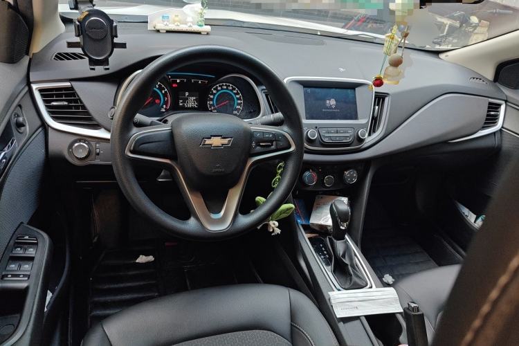 Used Chevrolet Cavalier 2018 320 Automatic Xinyue Edition Center Console