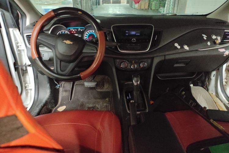 Used Chevrolet Cavalier 2018 320 Automatic Enjoyment Edition Center Console