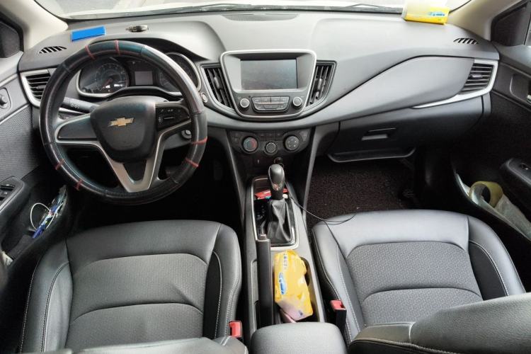 Used Chevrolet Cavalier 2018 320 Automatic Xinyue Edition Center Console