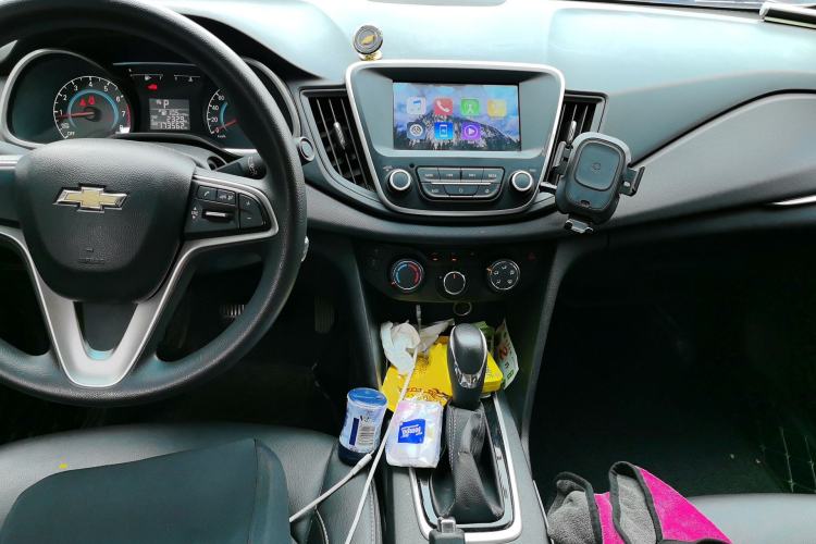Used Chevrolet Cavalier 2018 320 Automatic Xinyue Edition Center Console