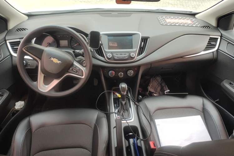 Used Chevrolet Cavalier 2018 320 Automatic Xinyue Edition Center Console