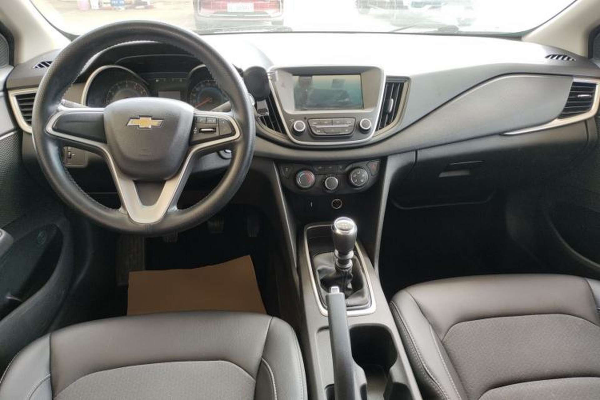Used Chevrolet Cavalier 2018 320 Manual Xinyue Edition Center Console