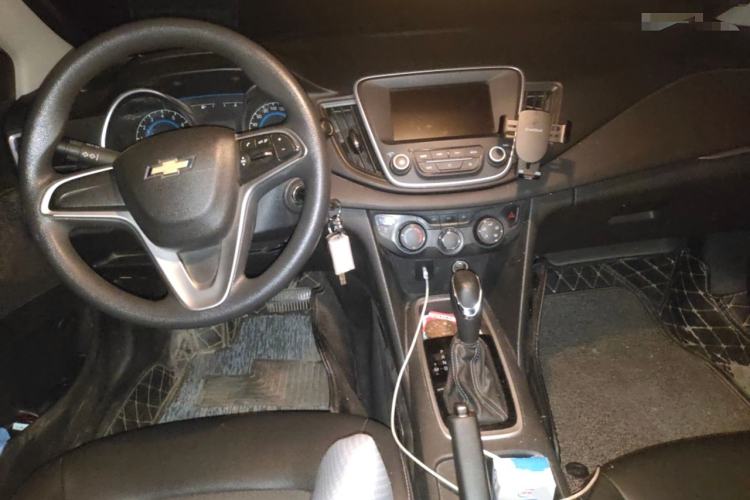 Used Chevrolet Cavalier 2018 320 Automatic Xinyue Edition Center Console